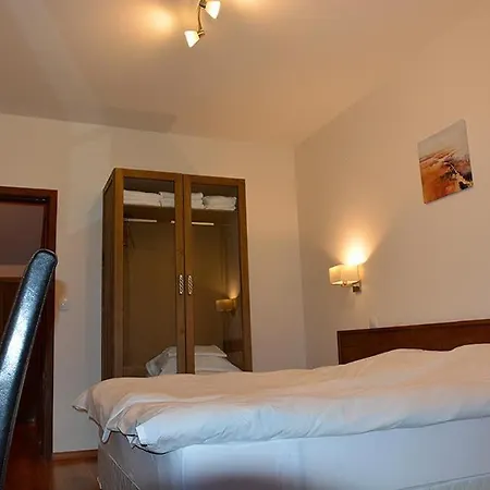 амампури Луксозна вила